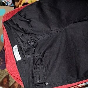 EUC Nearly New Women's Black SIGNATURE LEVI STRAUSS FOR 10S W30XL28